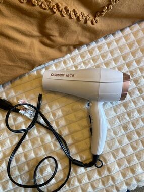 Conair 1875 White and Rose Gold Travel Hair Dryer